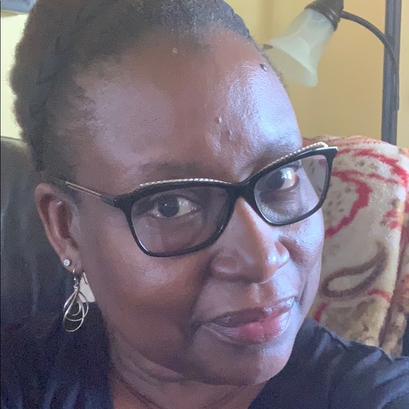 Meet your Posher, Doris - Picture 2 of 2